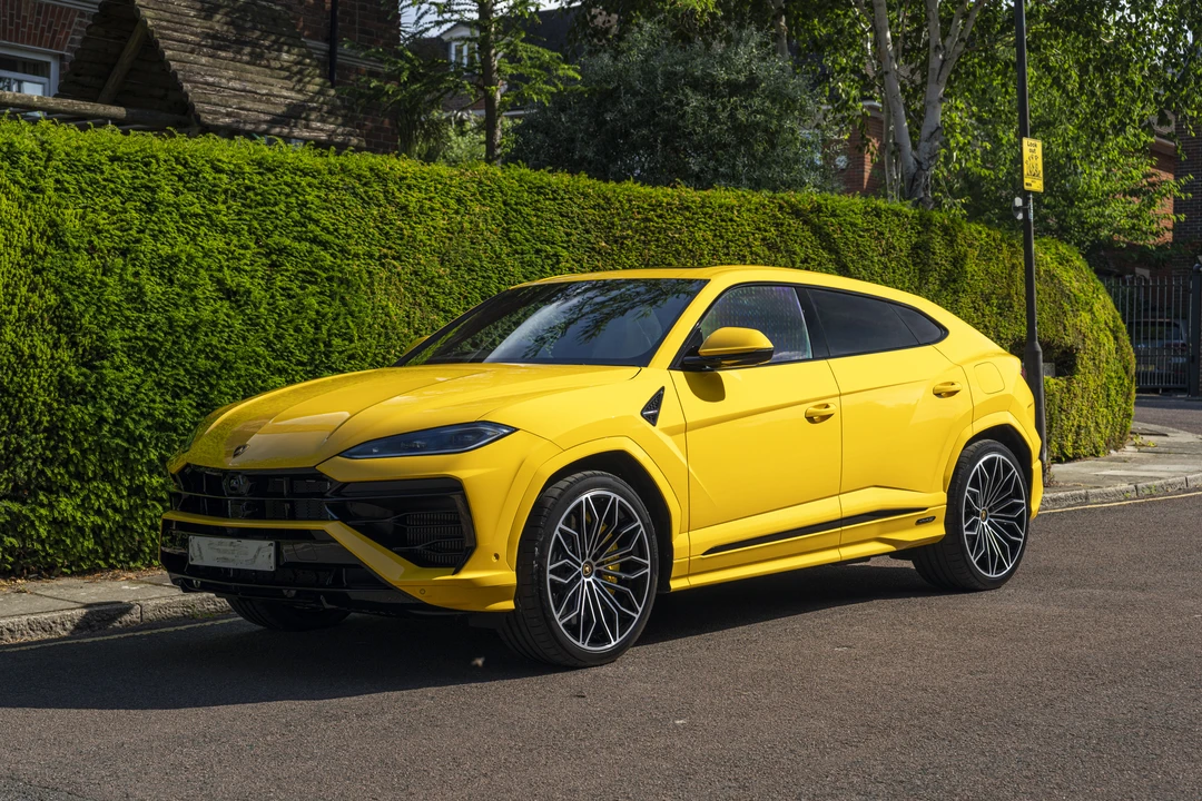 2025 Lamborghini Urus SE - Image 3 of 31