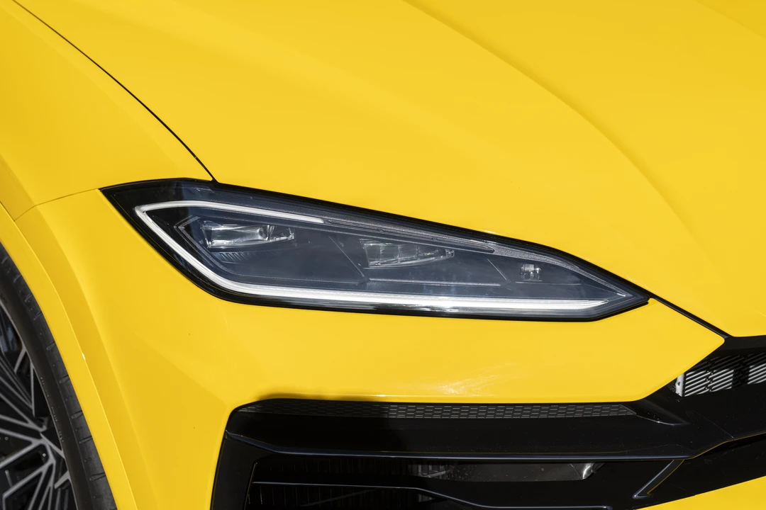 2025 Lamborghini Urus SE - Image 27 of 31