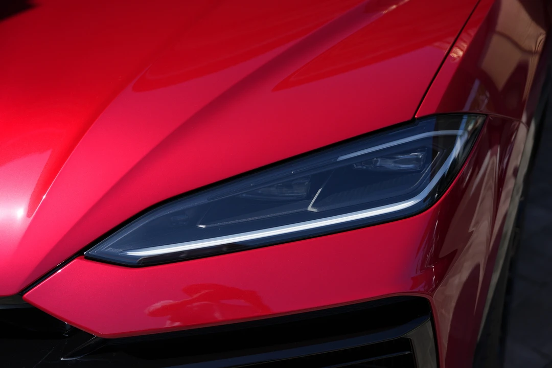 2025 Lamborghini Urus SE - Image 22 of 31