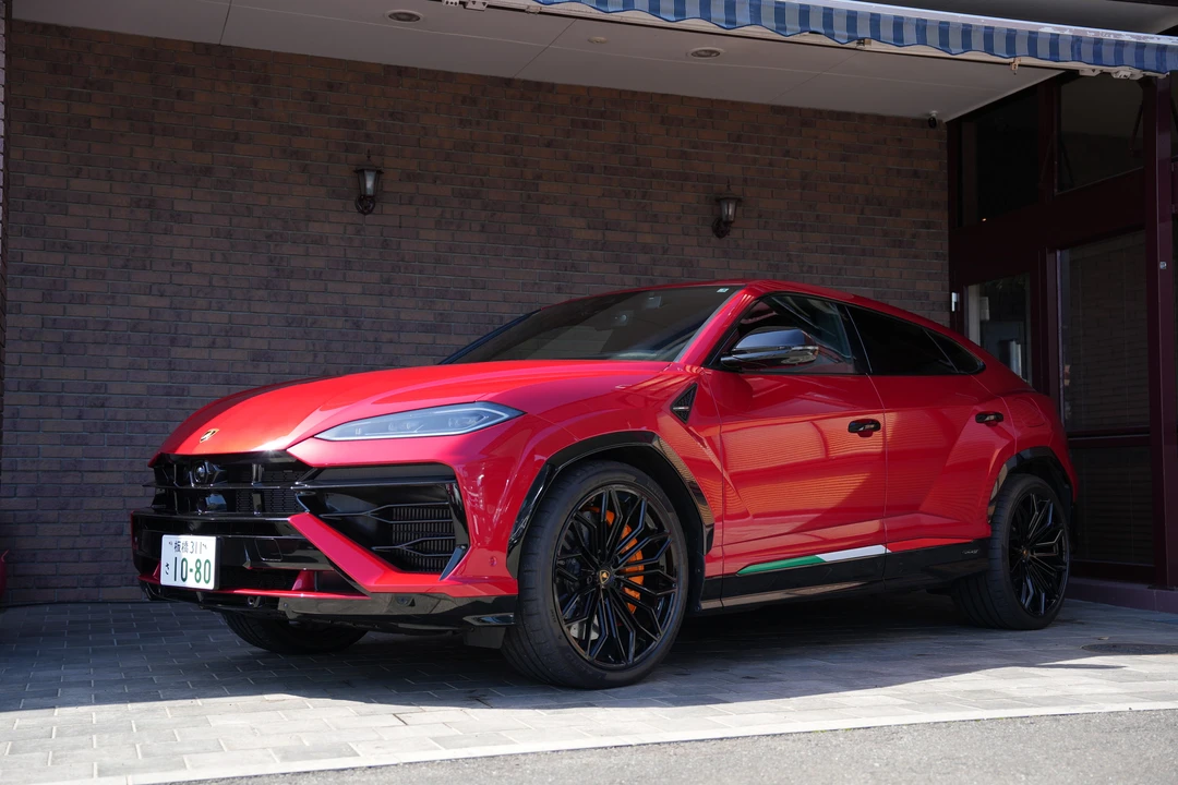 2025 Lamborghini Urus SE - Image 4 of 31