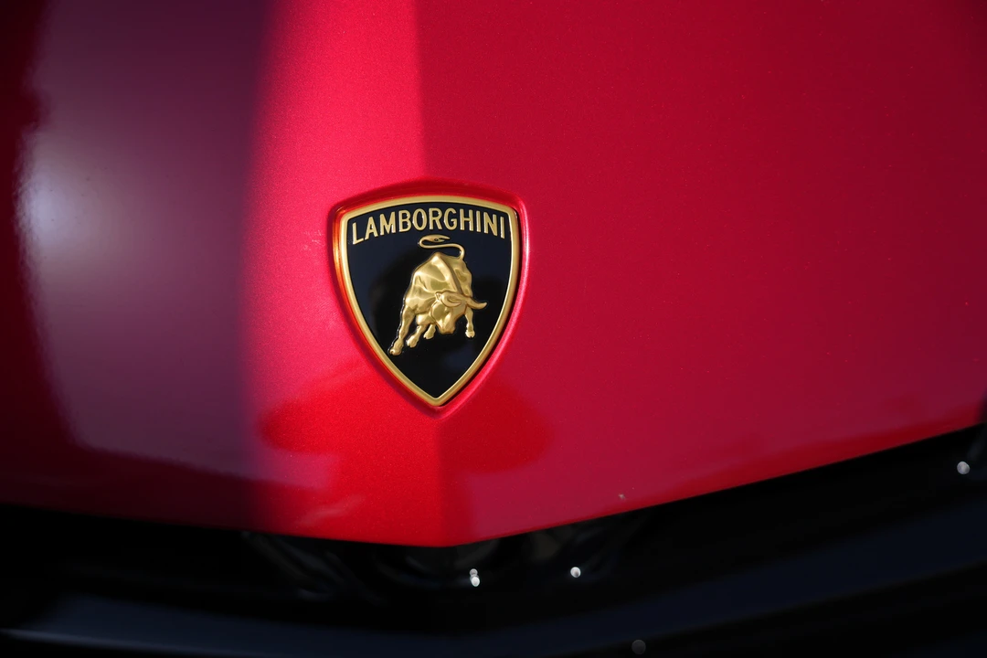 2025 Lamborghini Urus SE - Image 23 of 31