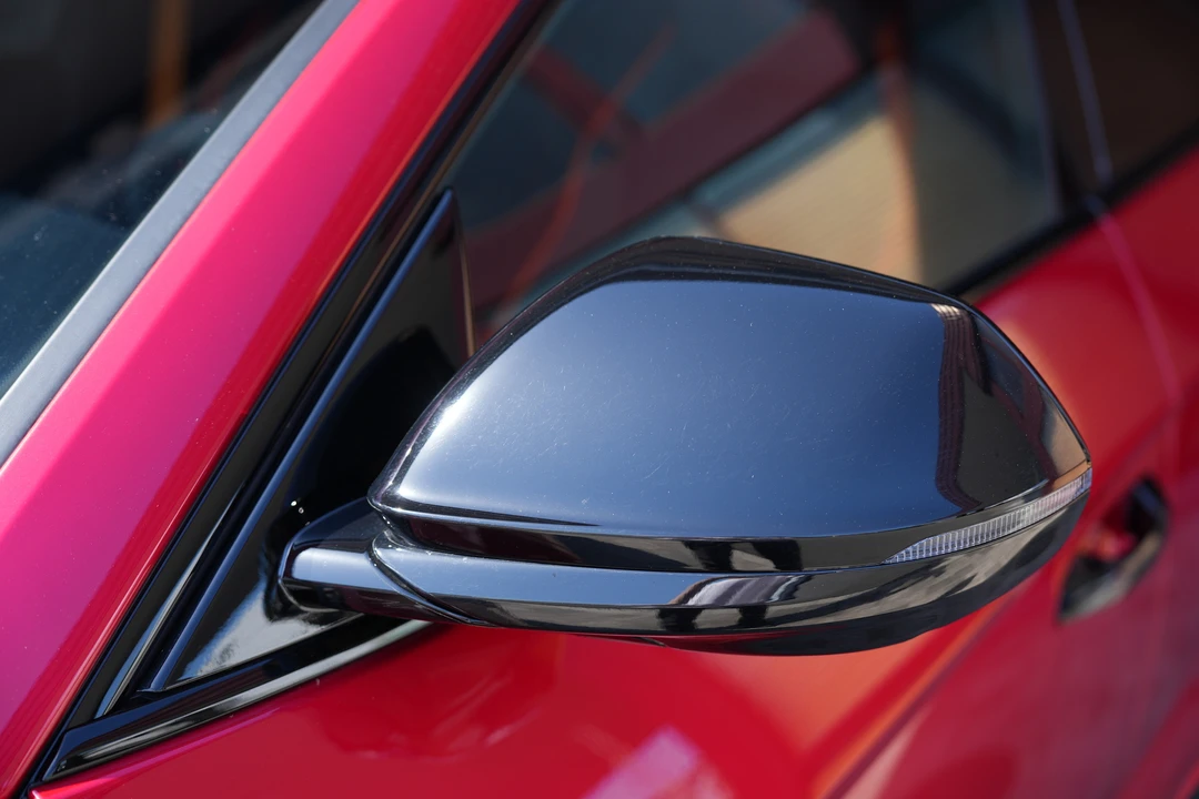 2025 Lamborghini Urus SE - Image 25 of 31