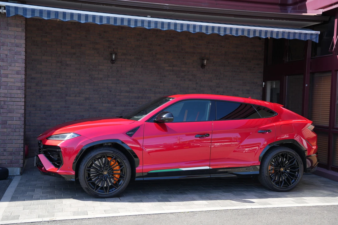2025 Lamborghini Urus SE - Image 6 of 31
