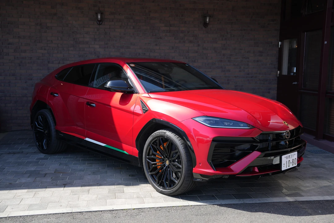 2025 Lamborghini Urus SE - Image 15 of 31