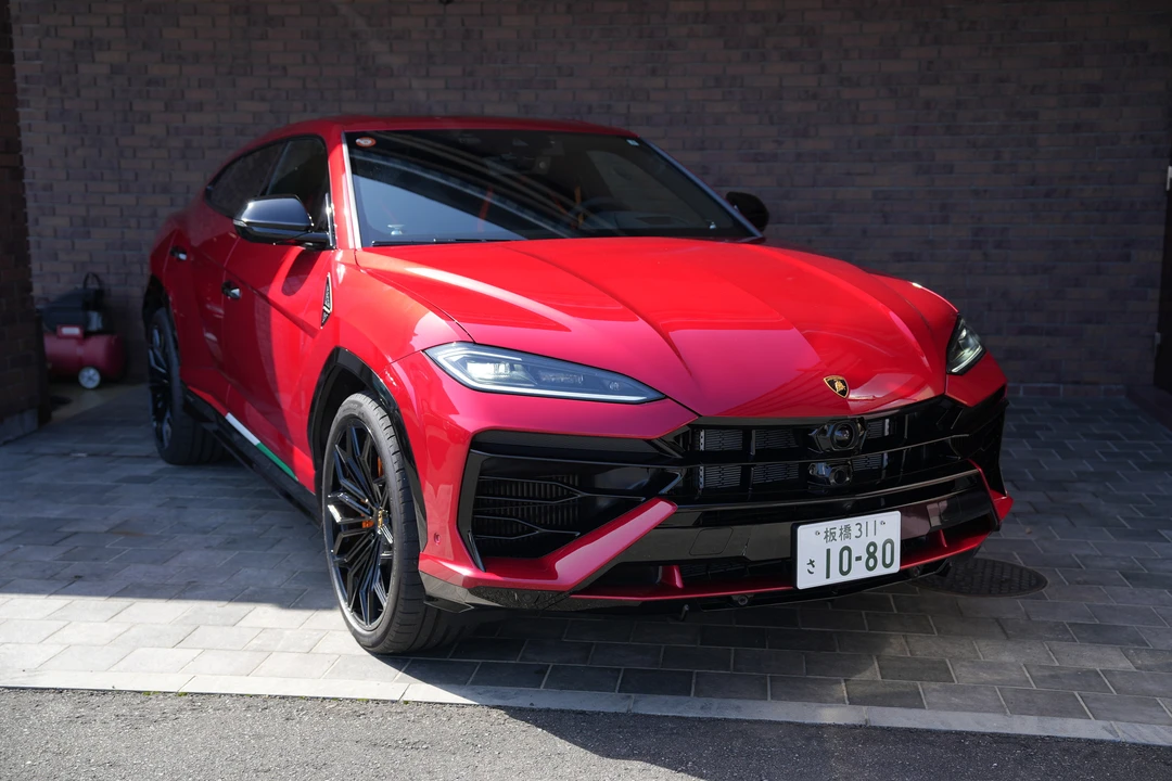 2025 Lamborghini Urus SE - Image 16 of 31