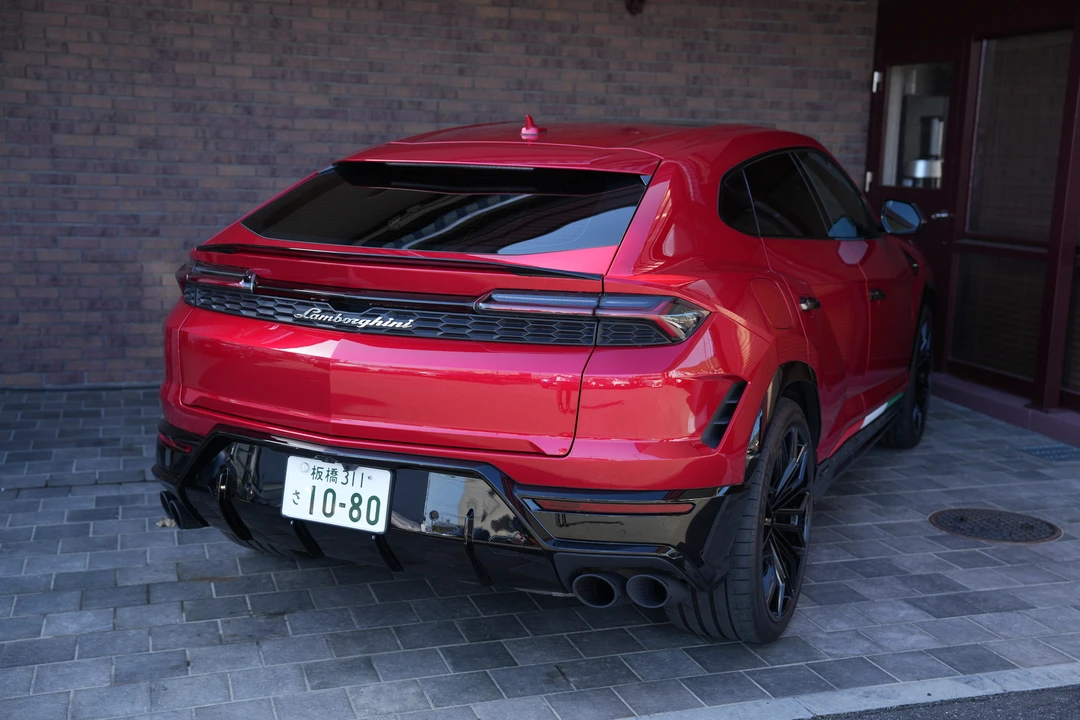2025 Lamborghini Urus SE - Image 10 of 31