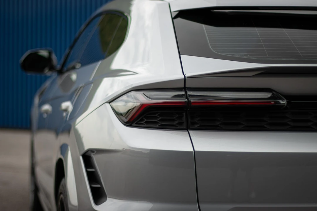 2025 Lamborghini Urus SE - Image 13 of 31