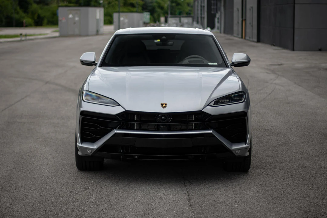 2025 Lamborghini Urus SE - Image 10 of 31