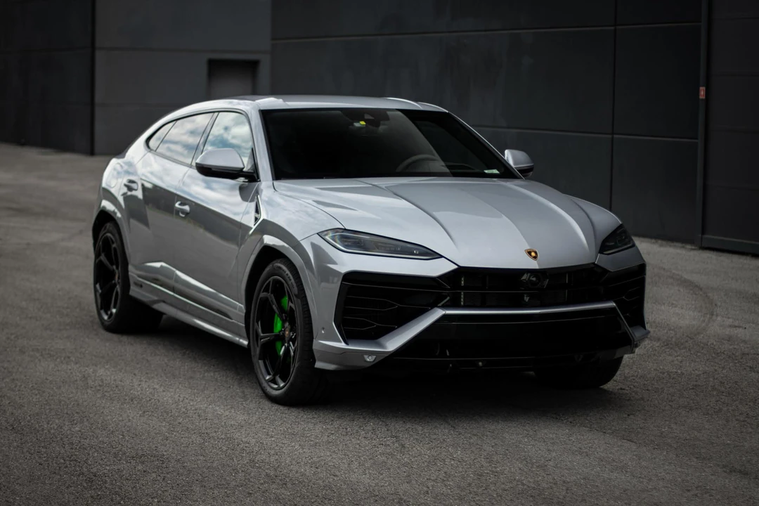 2025 Lamborghini Urus SE - Image 3 of 31