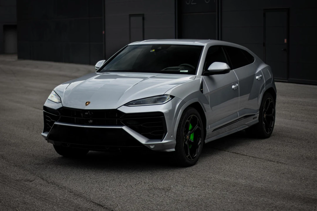 2025 Lamborghini Urus SE - Image 9 of 31