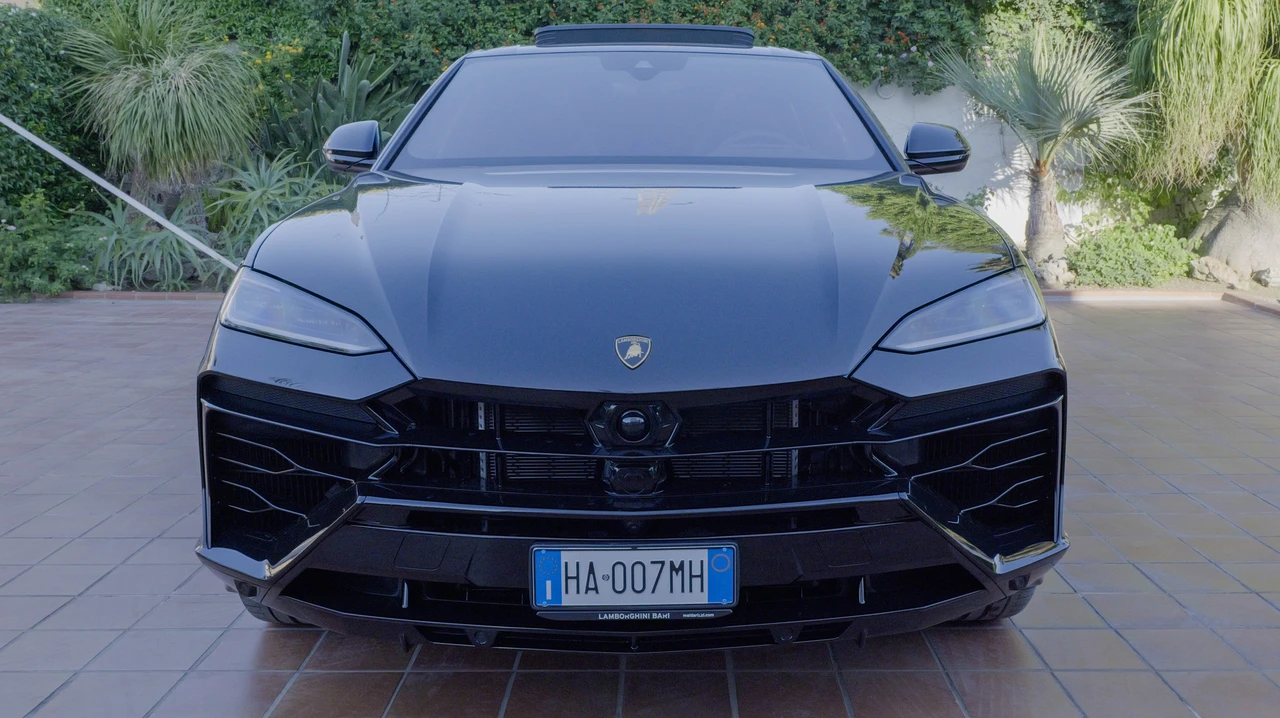 2025 Lamborghini Urus SE - Image 9 of 31