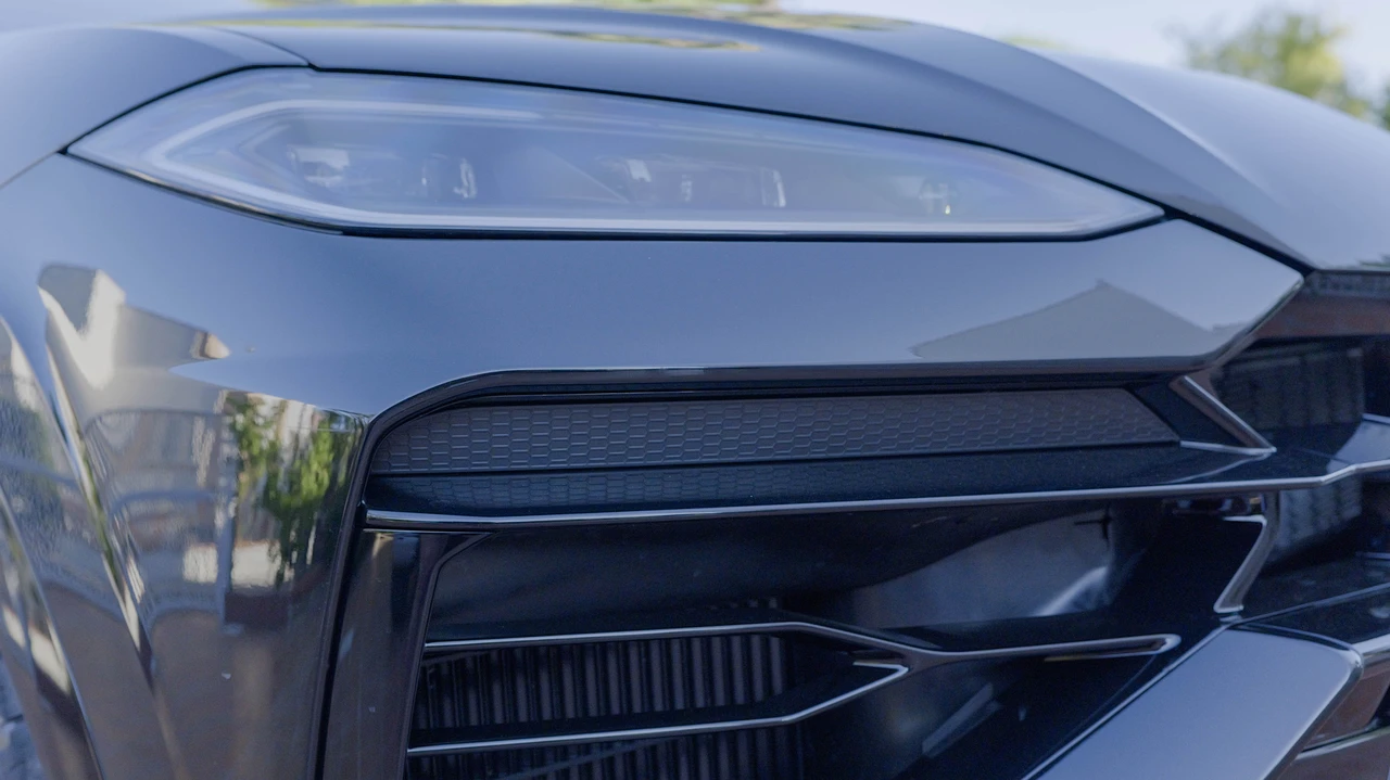 2025 Lamborghini Urus SE - Image 25 of 31