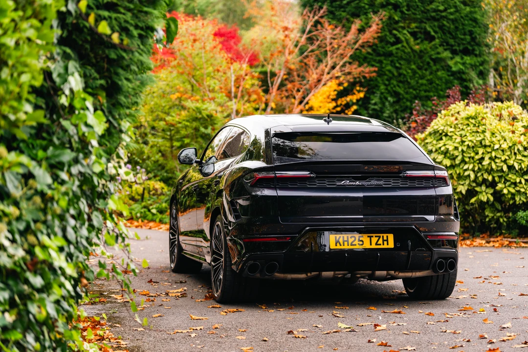 2025 Lamborghini Urus SE - Image 5 of 31