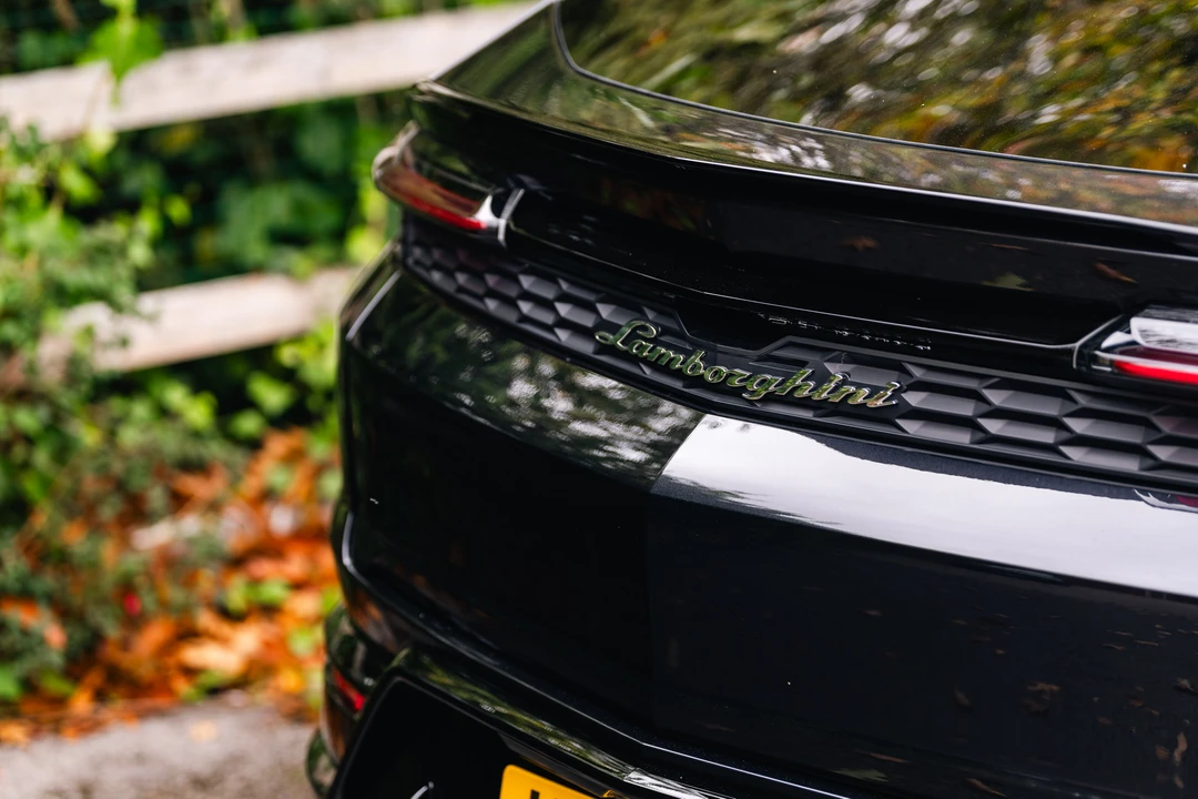 2025 Lamborghini Urus SE - Image 13 of 31