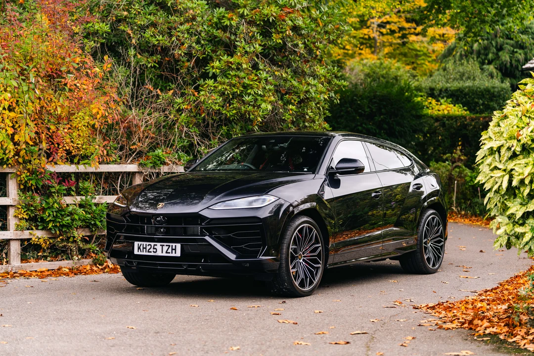 2025 Lamborghini Urus SE - Image 3 of 31