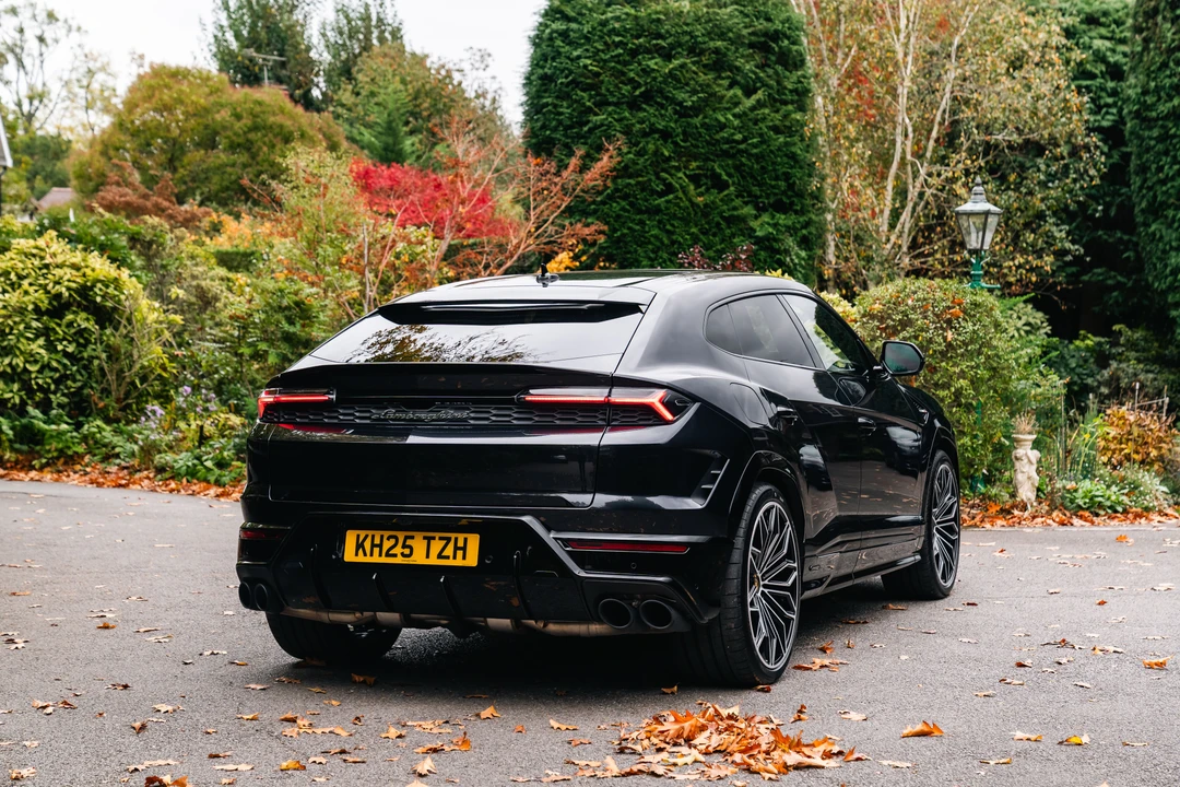 2025 Lamborghini Urus SE - Image 7 of 31