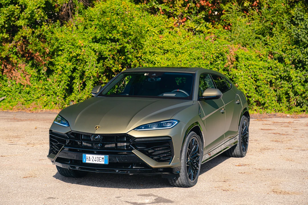 2025 Lamborghini Urus SE - Image 3 of 31