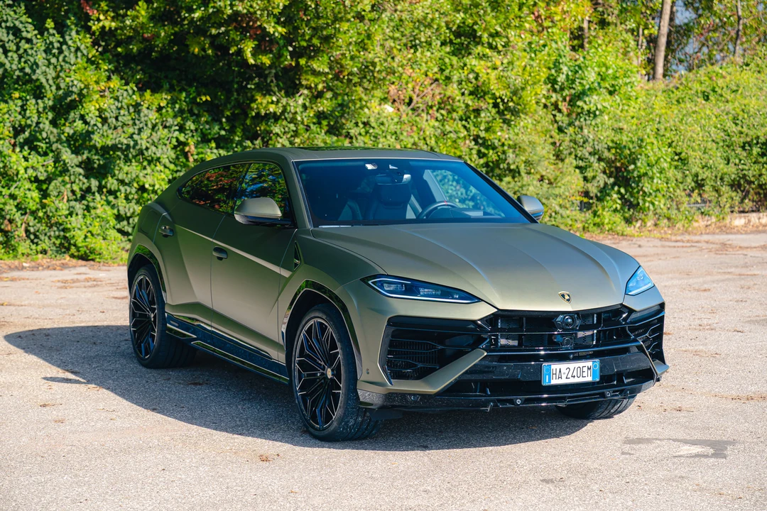 2025 Lamborghini Urus SE - Image 11 of 31