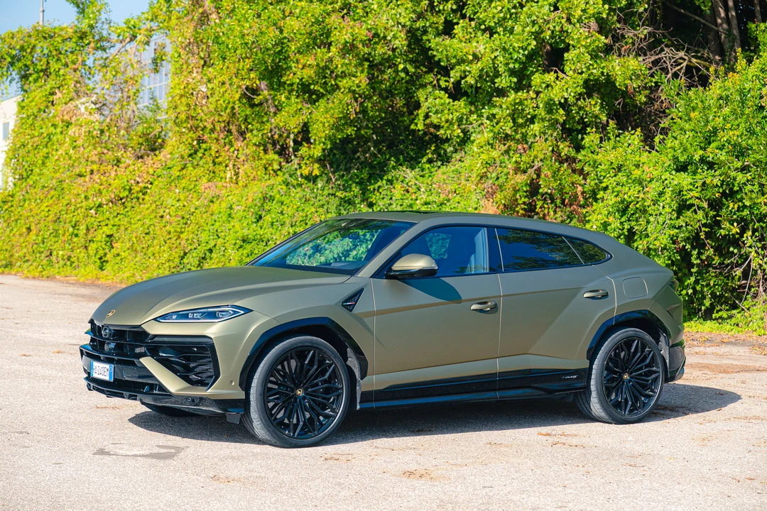 2025 Lamborghini Urus SE - Image 4 of 31