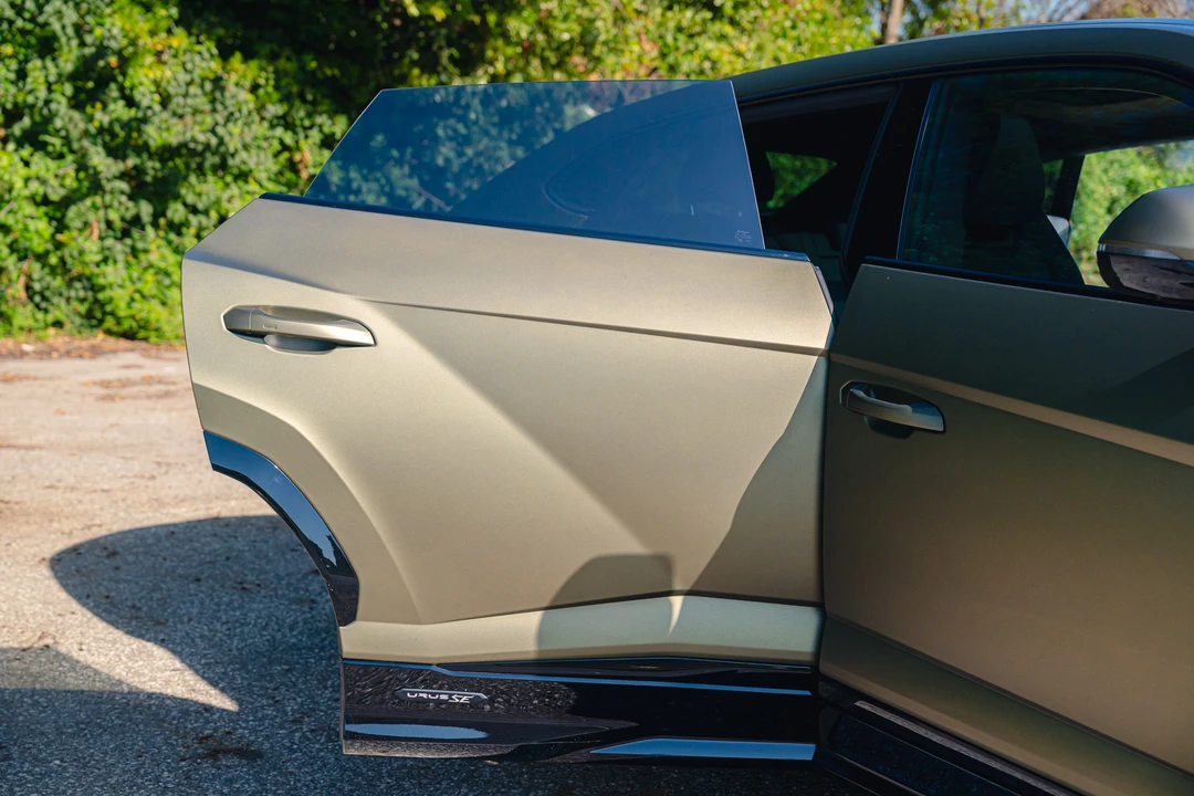 2025 Lamborghini Urus SE - Image 25 of 31