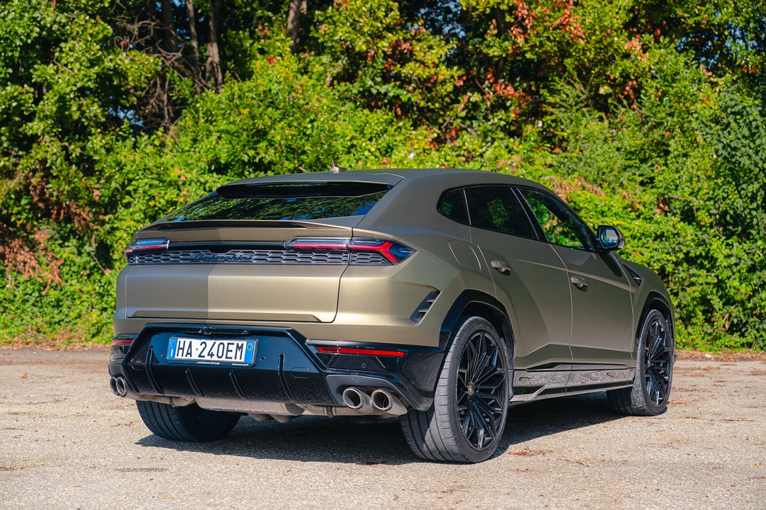 2025 Lamborghini Urus SE - Image 7 of 31