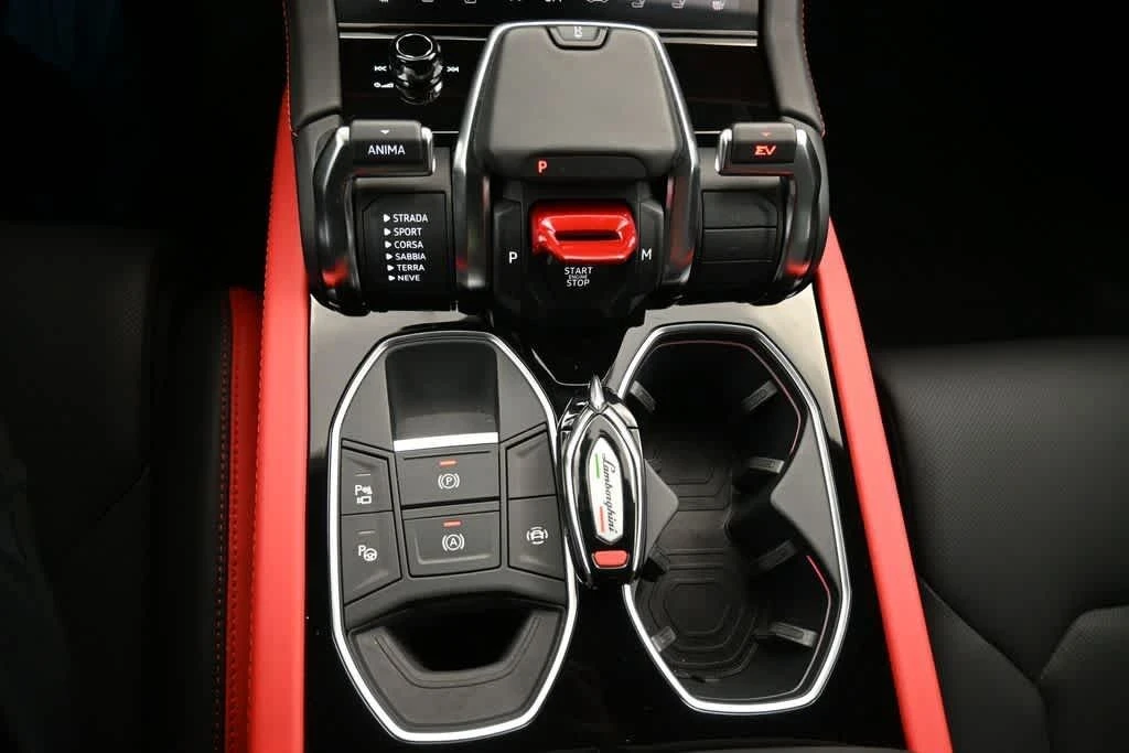 2025 Lamborghini Urus SE - Image 22 of 31