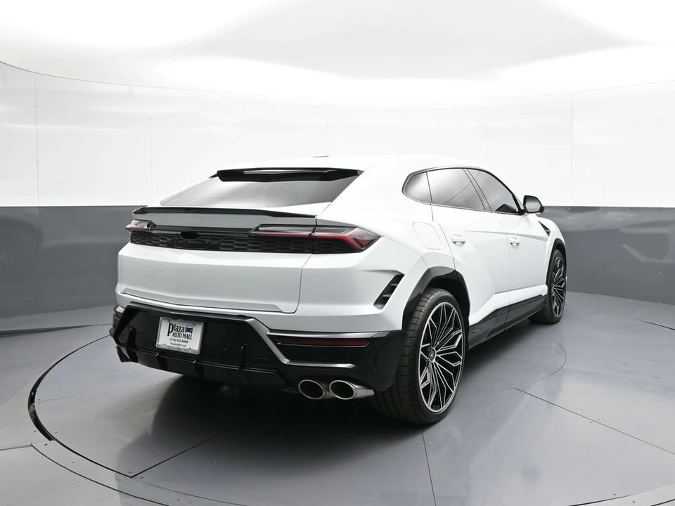 2025 Lamborghini Urus SE - Image 8 of 31