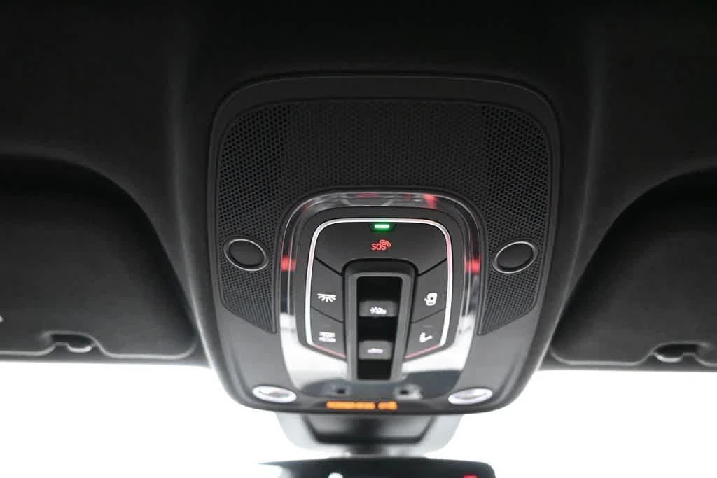 2025 Lamborghini Urus SE - Image 23 of 31