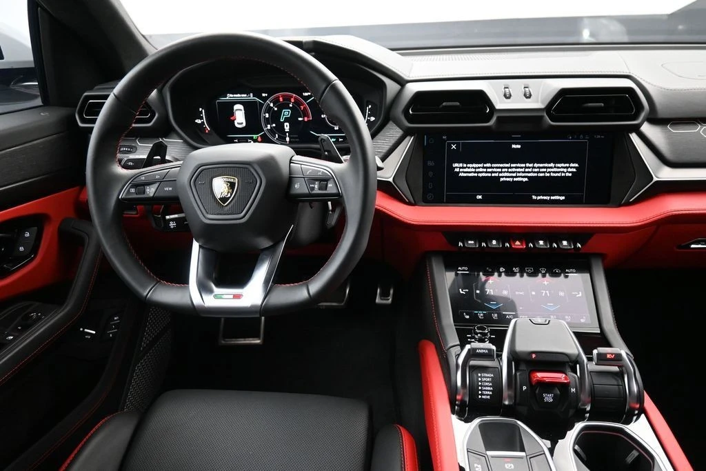 2025 Lamborghini Urus SE - Image 26 of 31