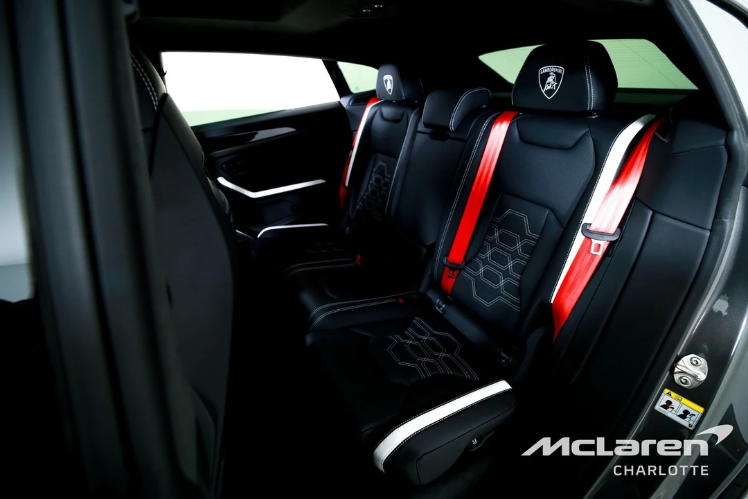2025 Lamborghini Urus SE - Image 18 of 21