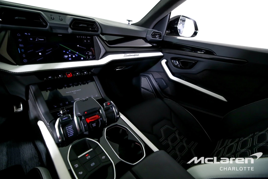 2025 Lamborghini Urus SE - Image 15 of 21