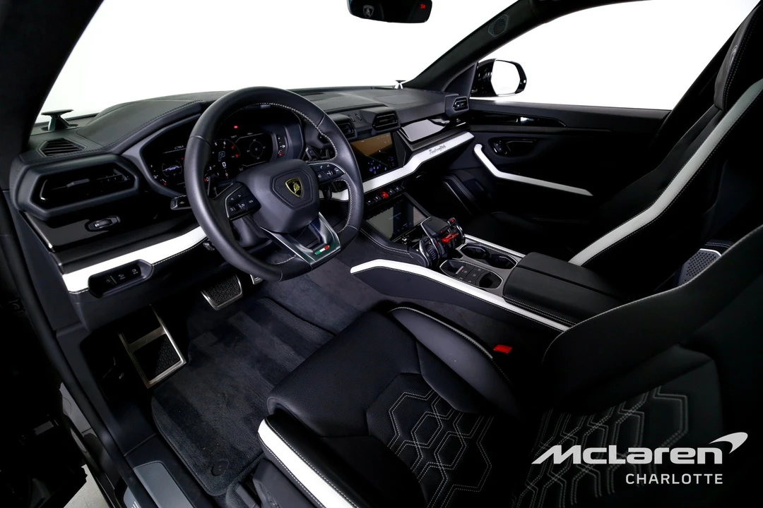 2025 Lamborghini Urus SE - Image 12 of 12