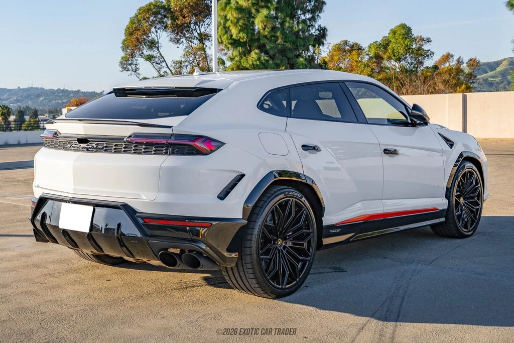 2025 Lamborghini Urus SE - Image 8 of 12