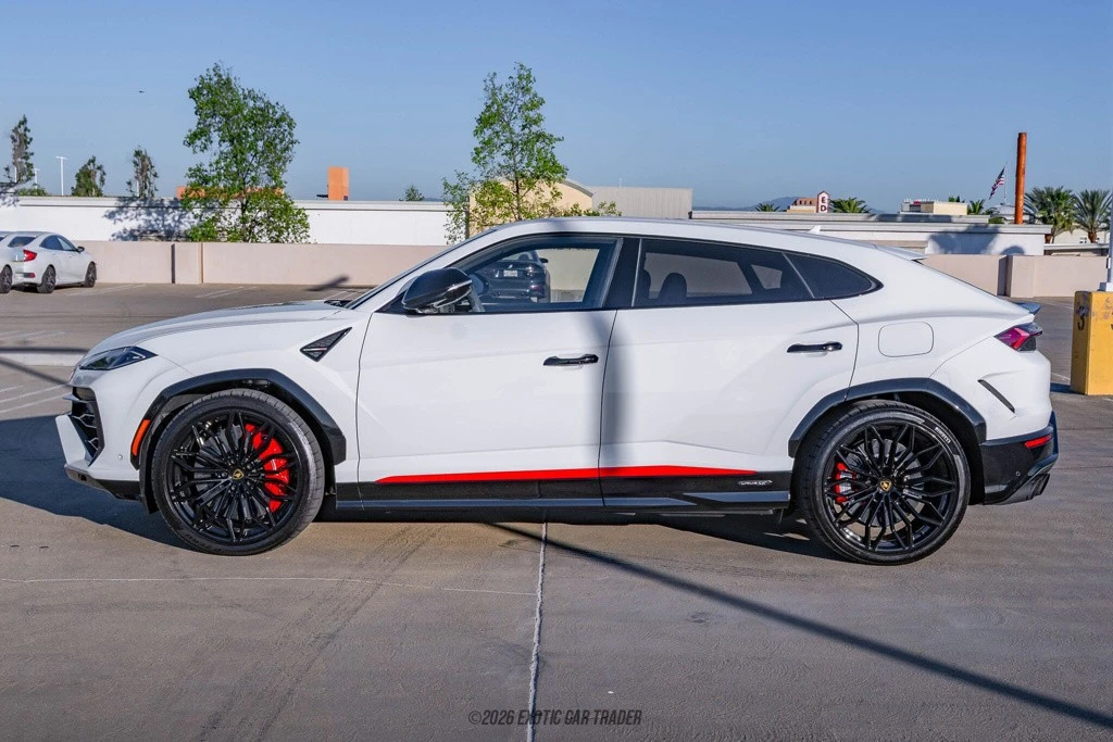 2025 Lamborghini Urus SE - Image 3 of 12
