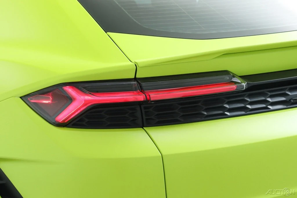 2025 Lamborghini Urus SE - Image 12 of 21