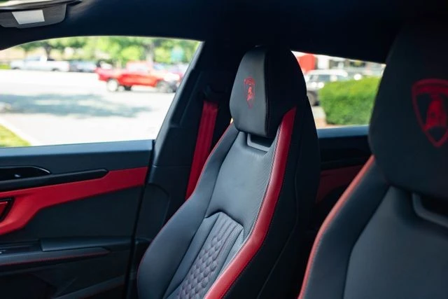 2025 Lamborghini Urus SE - Image 30 of 31