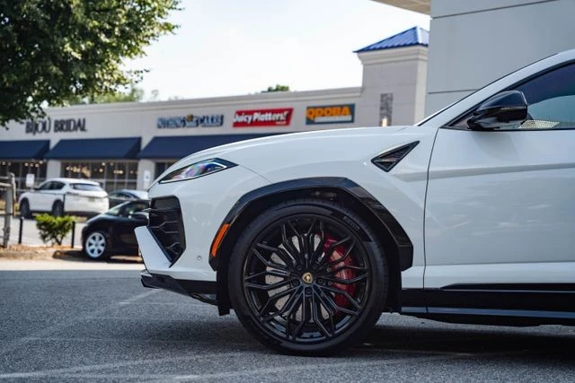 2025 Lamborghini Urus SE - Image 9 of 31