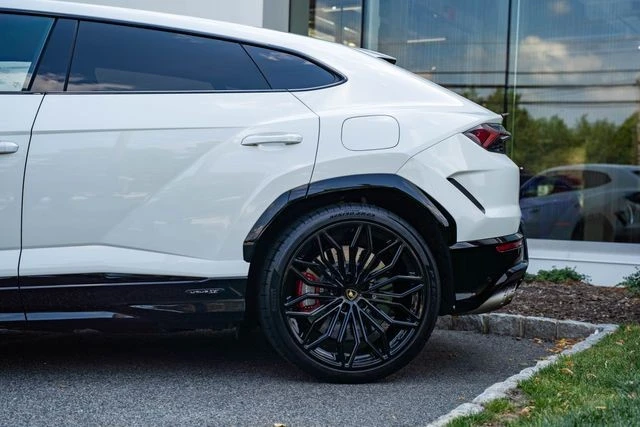 2025 Lamborghini Urus SE - Image 11 of 31