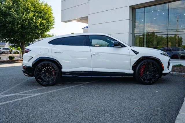 2025 Lamborghini Urus SE - Image 13 of 31