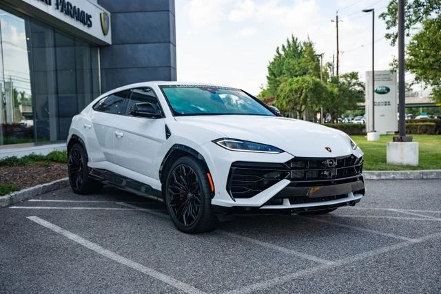 2025 Lamborghini Urus SE - Image 2 of 31