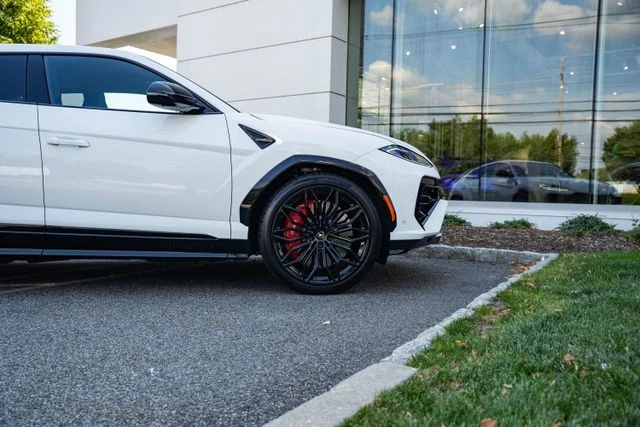 2025 Lamborghini Urus SE - Image 15 of 31