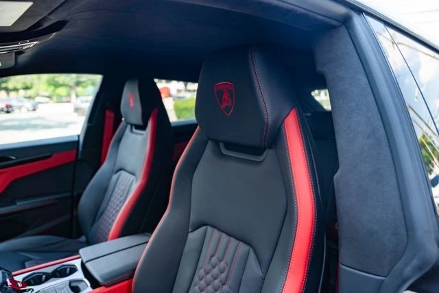 2025 Lamborghini Urus SE - Image 29 of 31