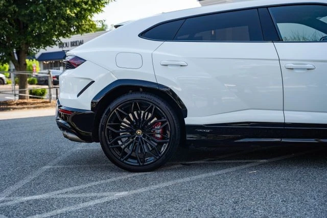 2025 Lamborghini Urus SE - Image 14 of 31