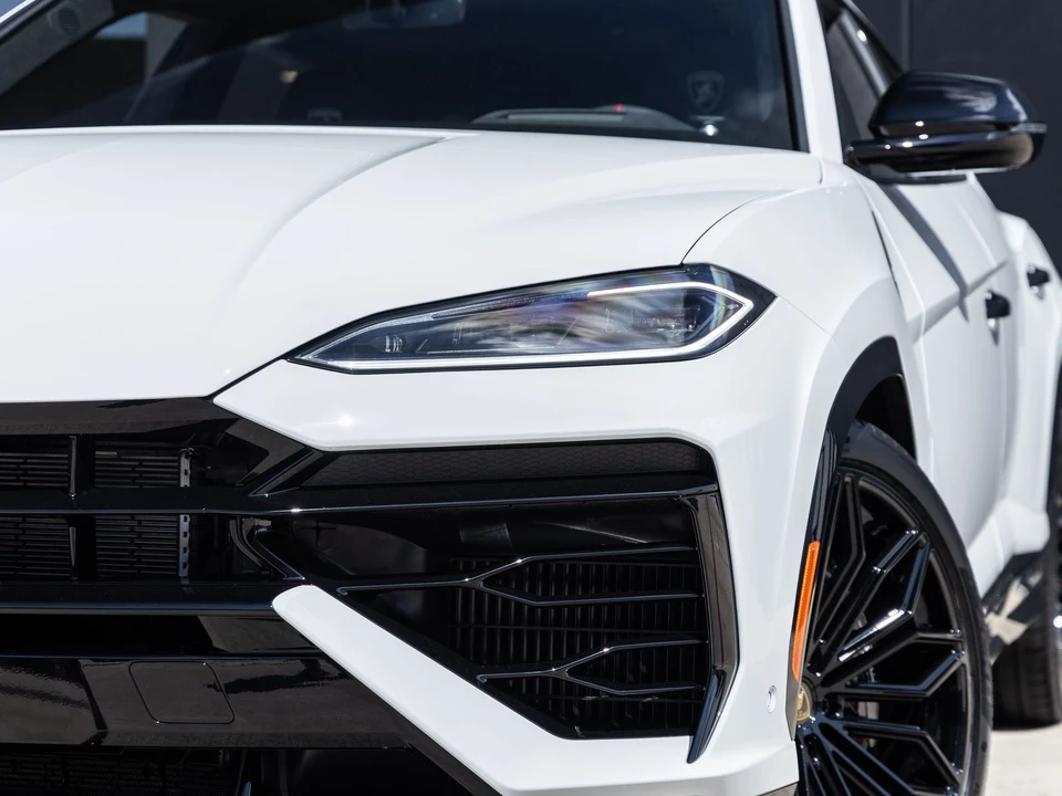 2025 Lamborghini Urus SE - Image 17 of 31