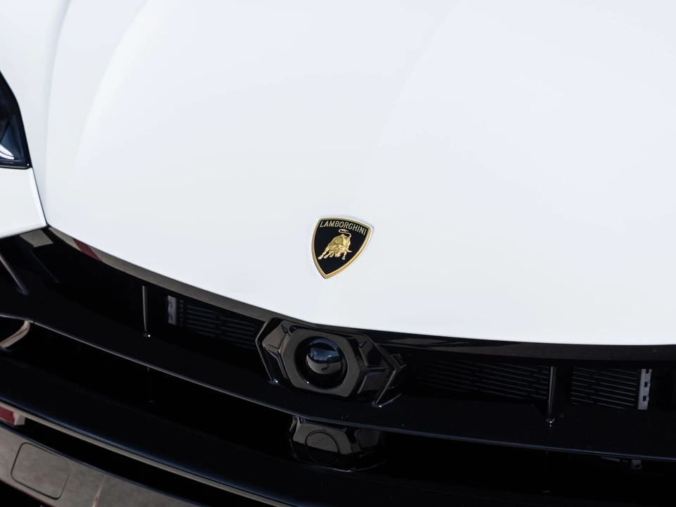 2025 Lamborghini Urus SE - Image 18 of 31