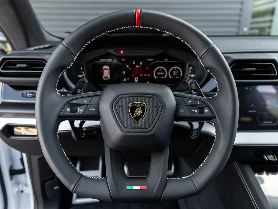 2025 Lamborghini Urus SE - Image 31 of 31