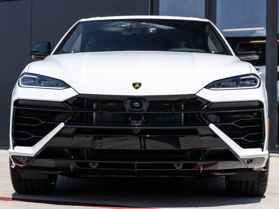 2025 Lamborghini Urus SE - Image 4 of 31