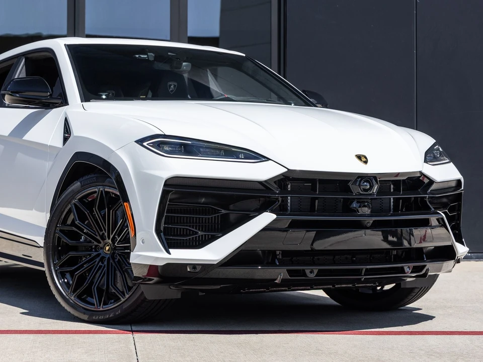 2025 Lamborghini Urus SE - Image 5 of 31