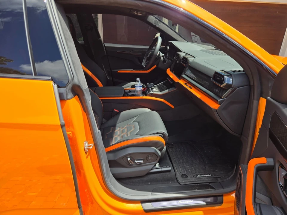 2025 Lamborghini Urus SE - Image 22 of 31