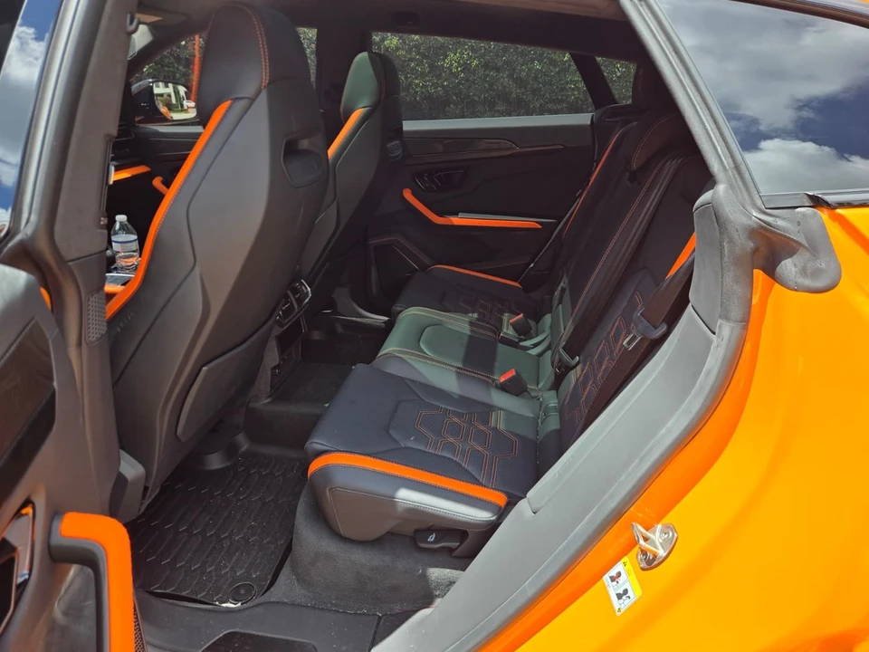2025 Lamborghini Urus SE - Image 26 of 31
